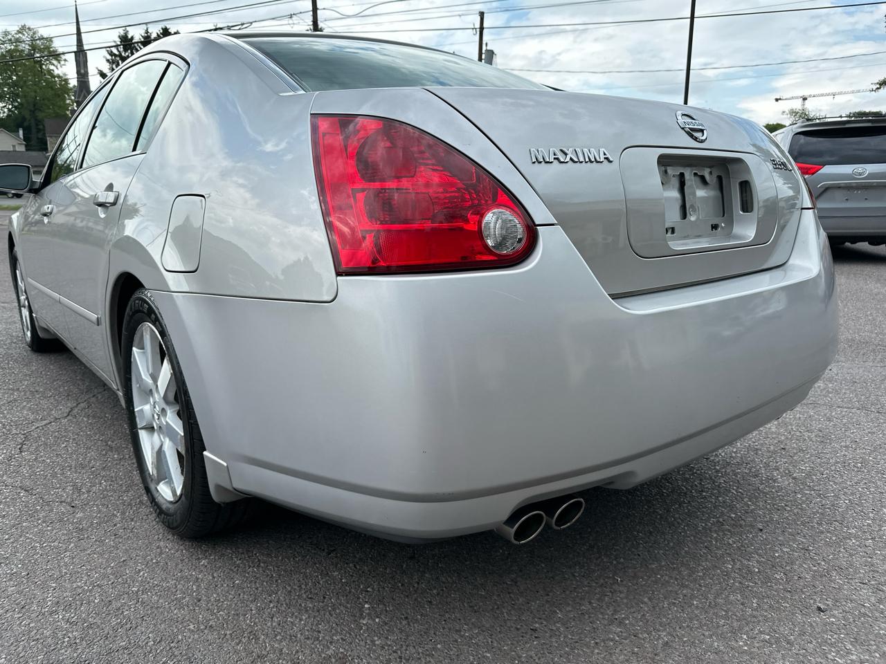Nissan Maxima SE 2004