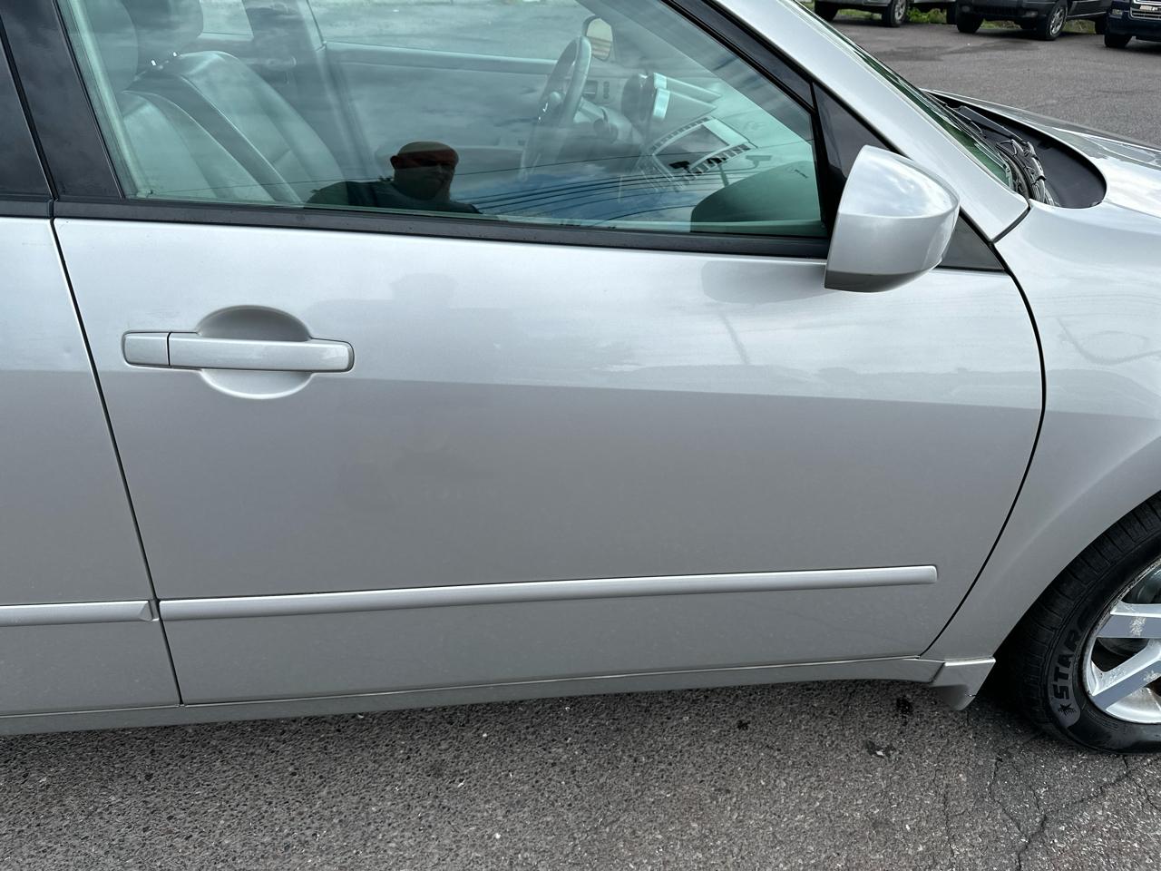 Nissan Maxima SE 2004