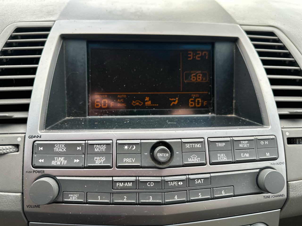 Nissan Maxima SE 2004
