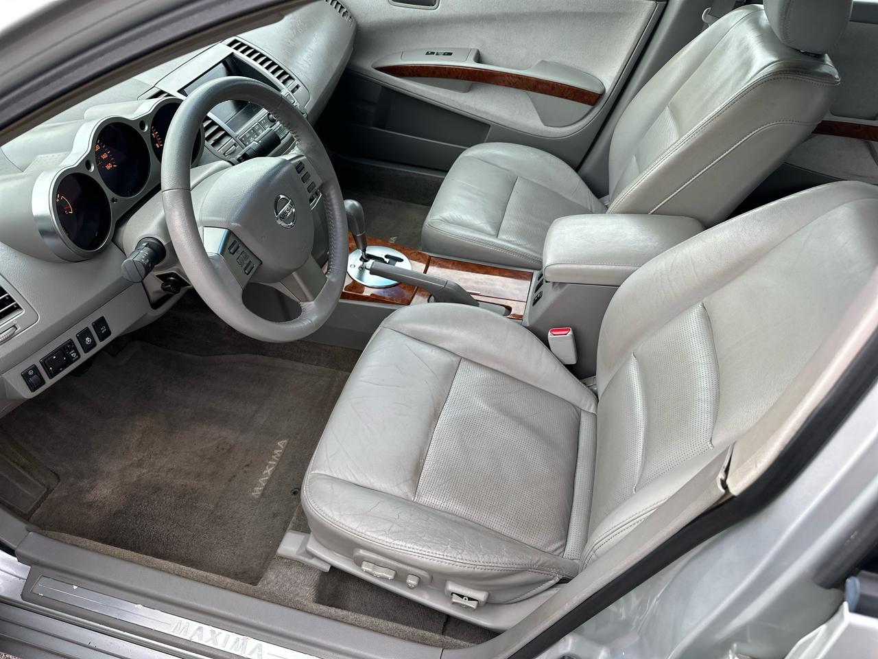 Nissan Maxima SE 2004