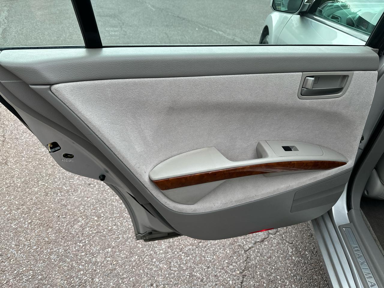Nissan Maxima SE 2004