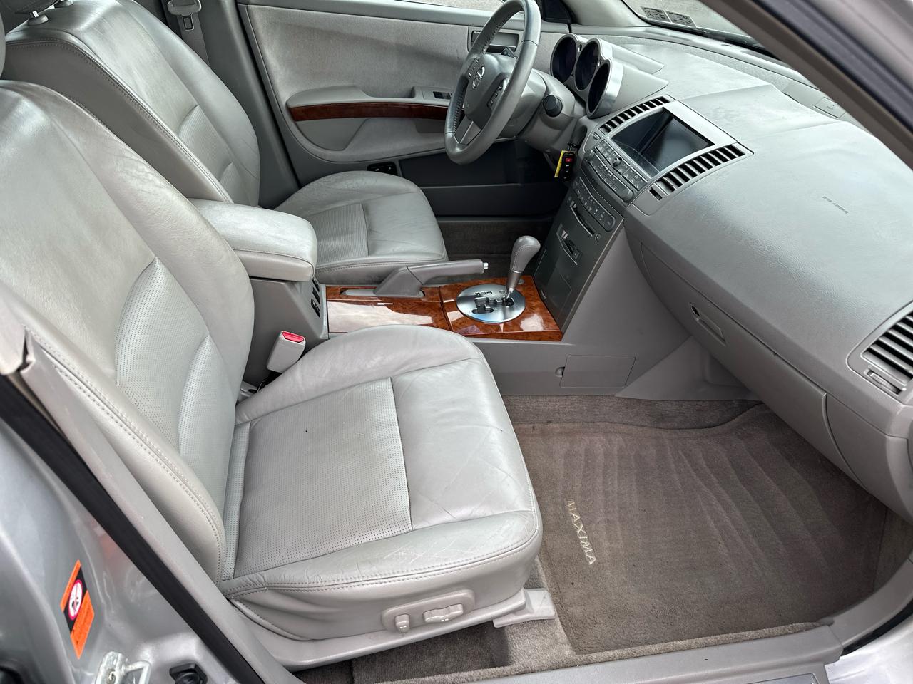 Nissan Maxima SE 2004