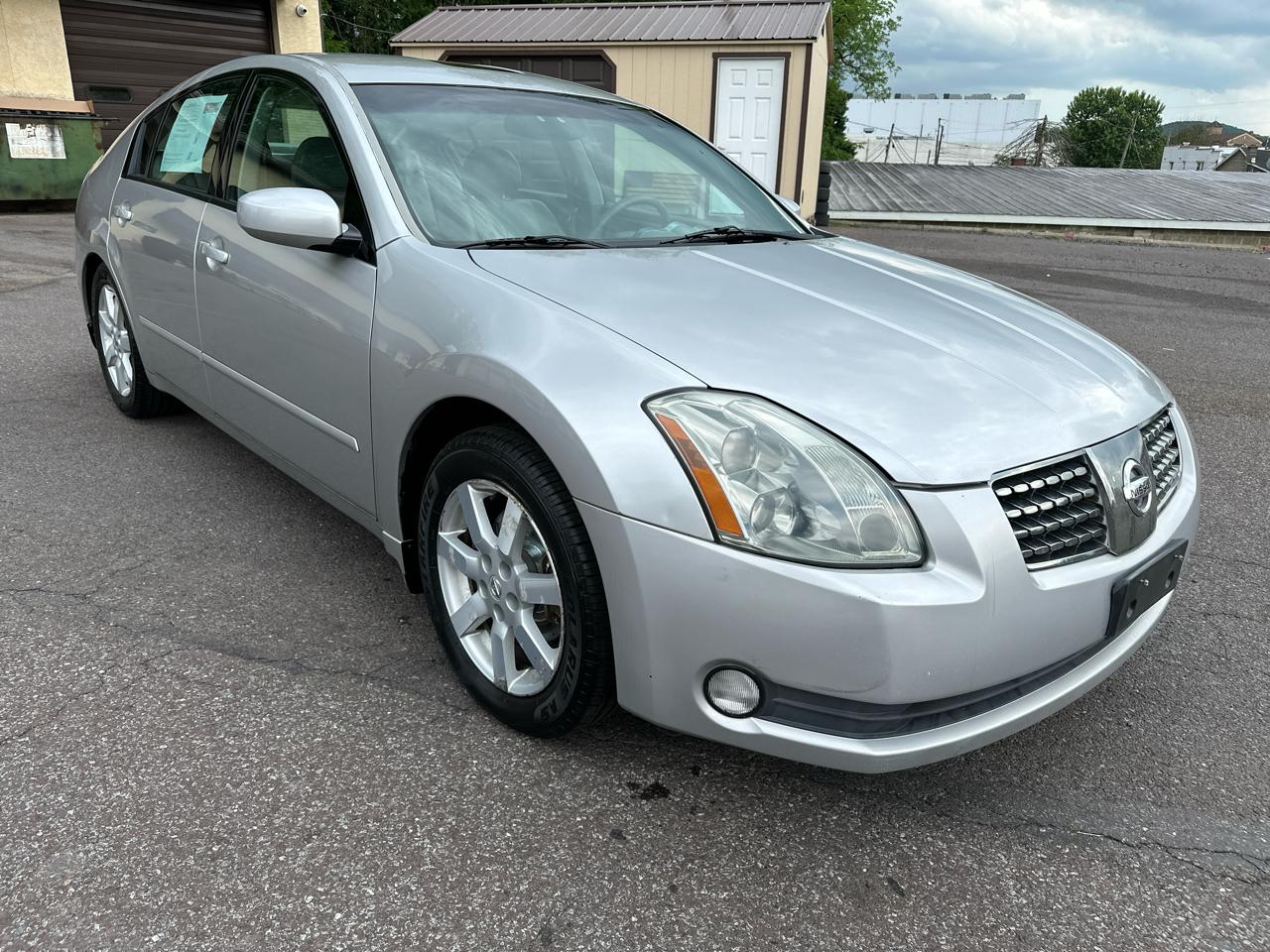 Nissan Maxima SE 2004