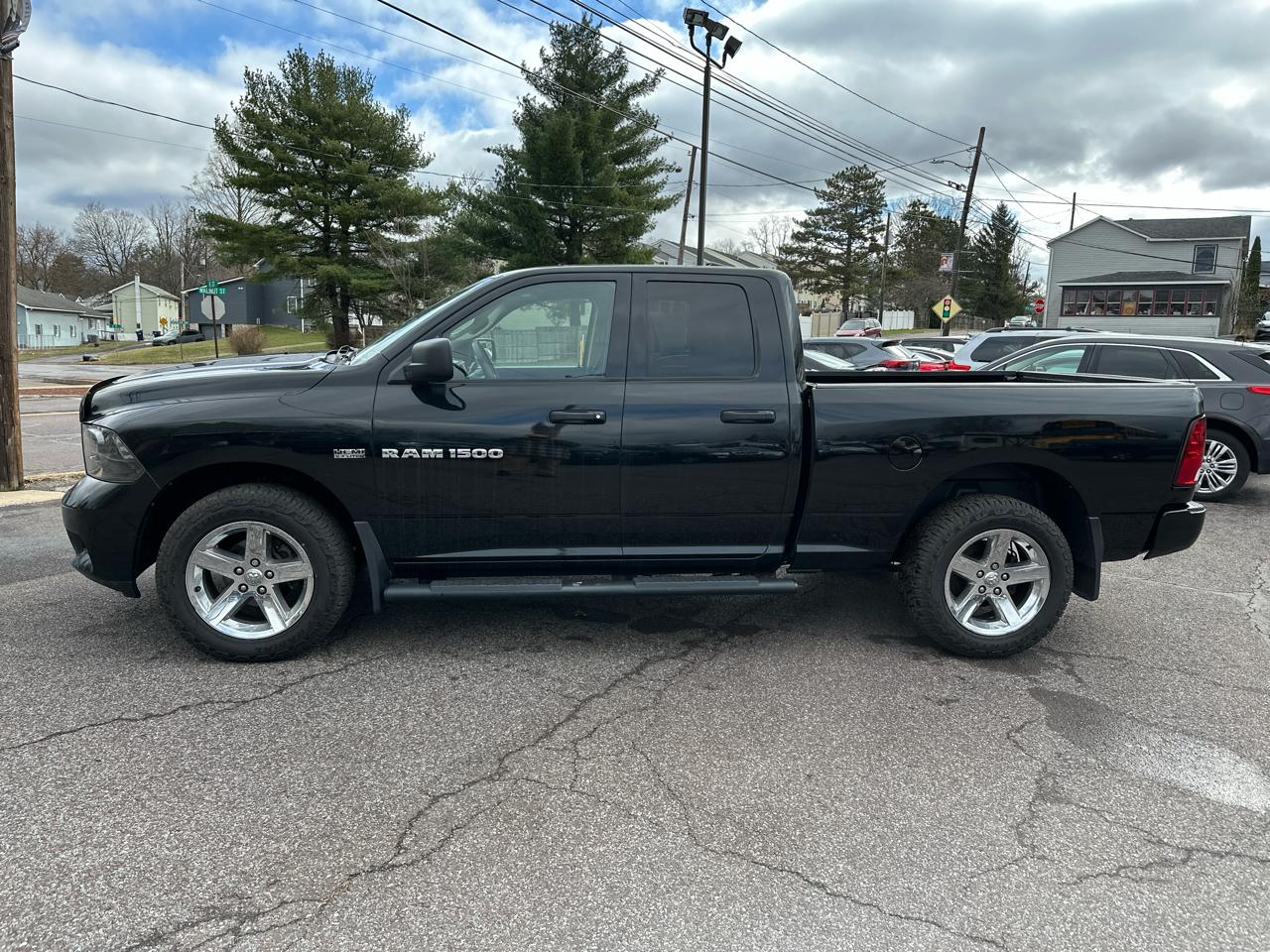 RAM 1500 ST Quad Cab 4WD 2012