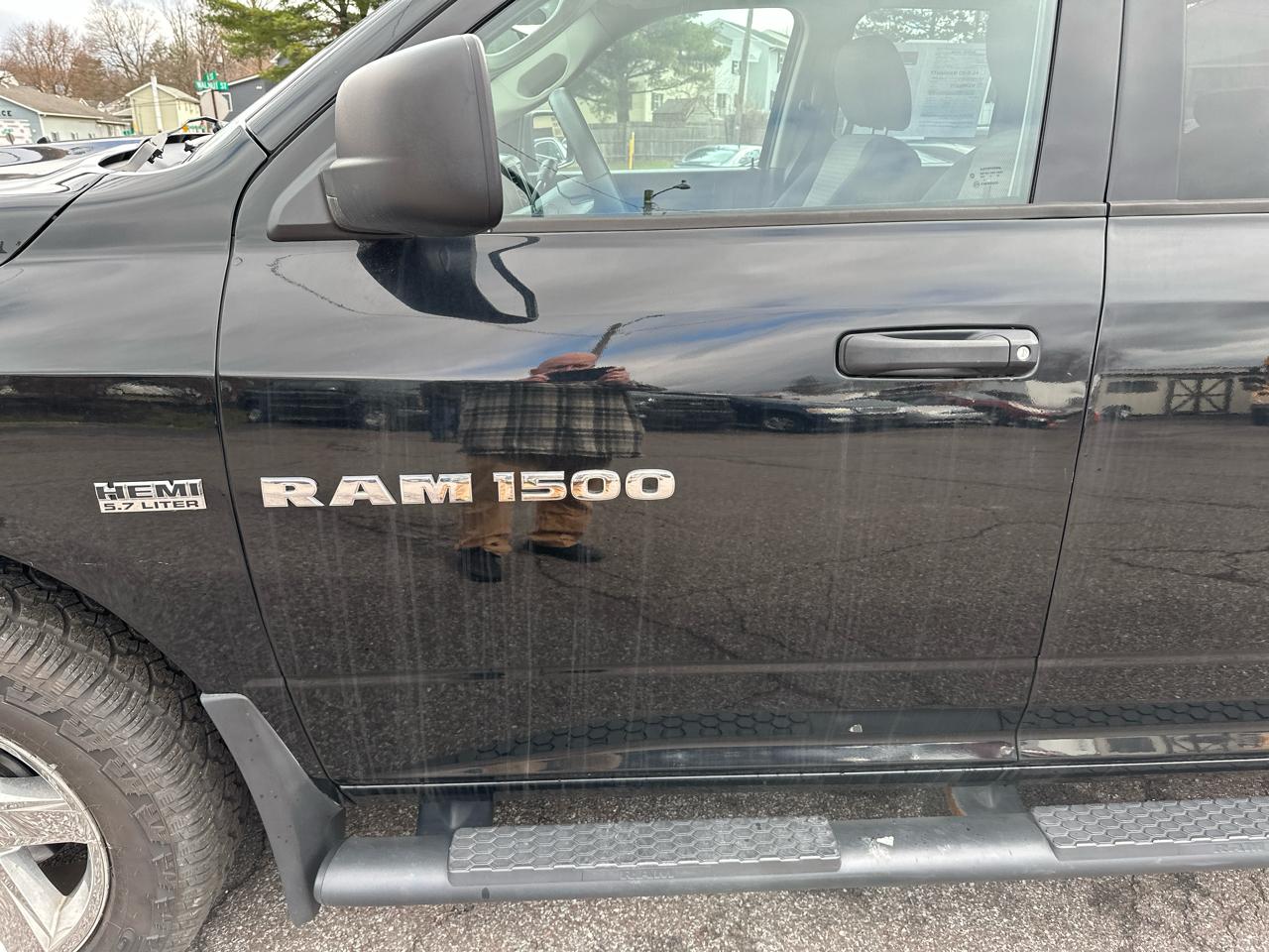 RAM 1500 ST Quad Cab 4WD 2012