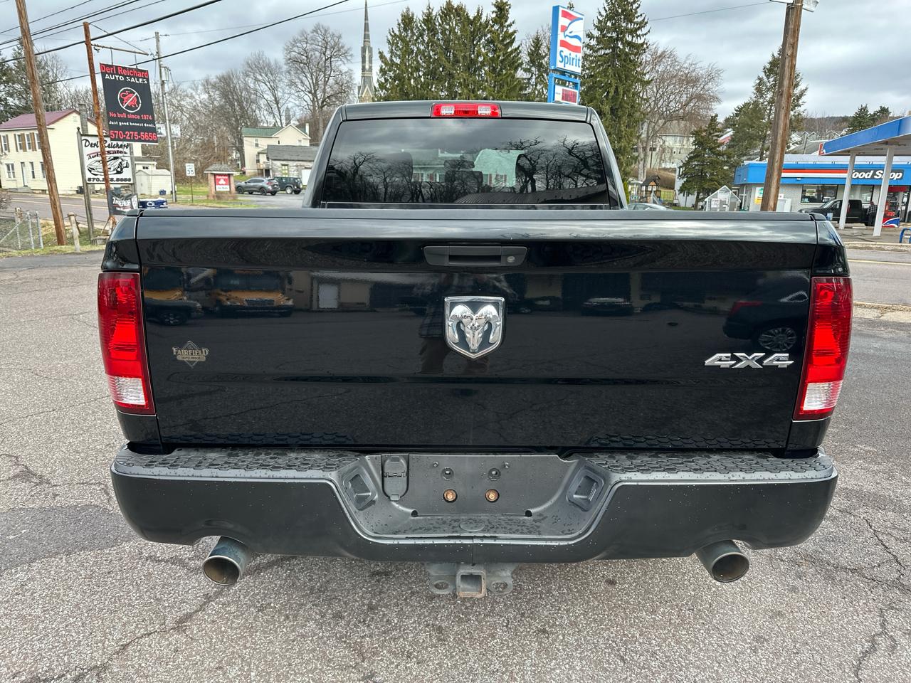 RAM 1500 ST Quad Cab 4WD 2012