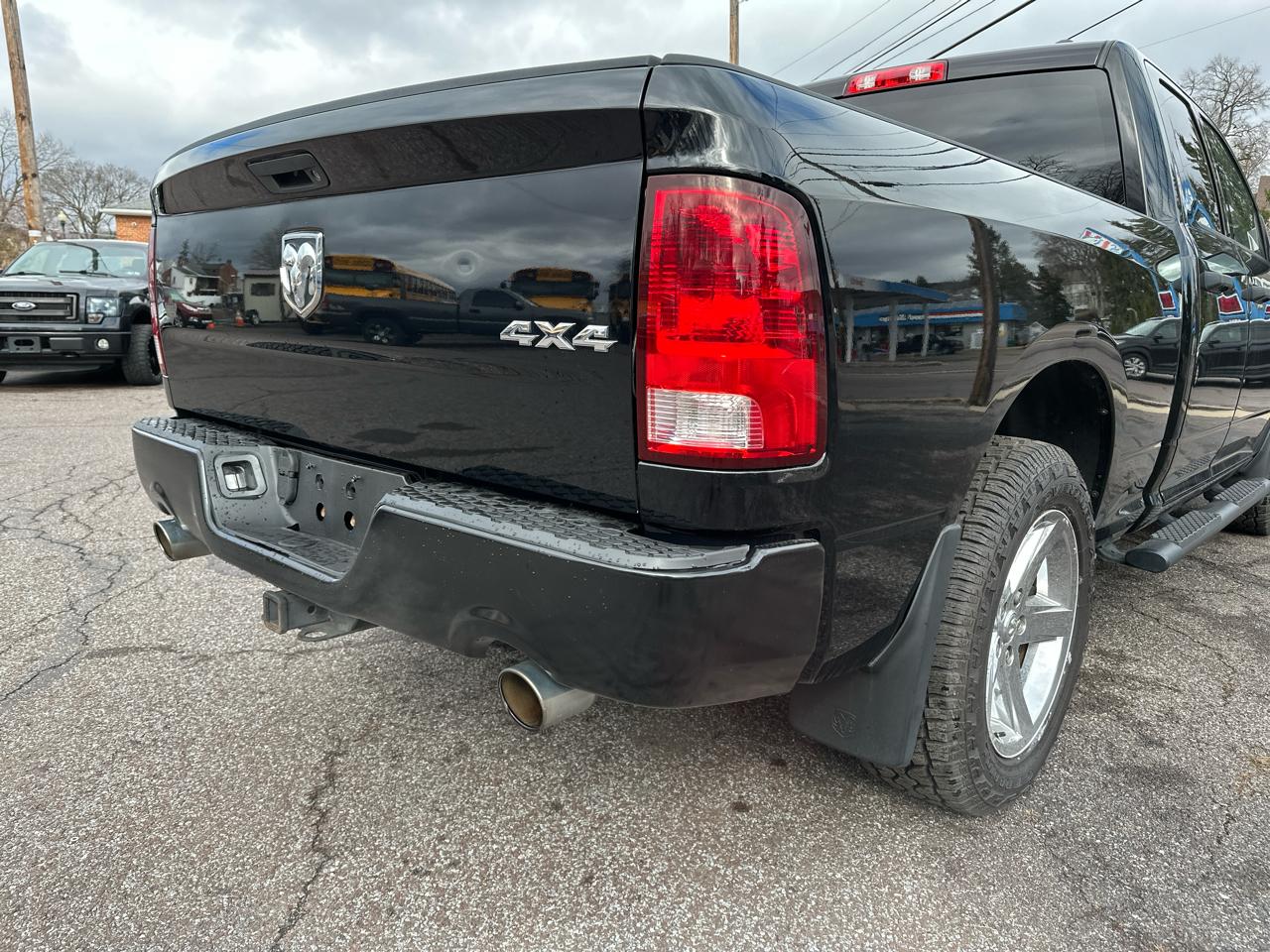 RAM 1500 ST Quad Cab 4WD 2012