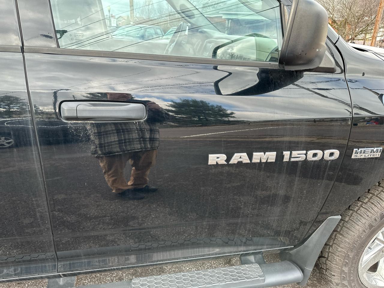 RAM 1500 ST Quad Cab 4WD 2012