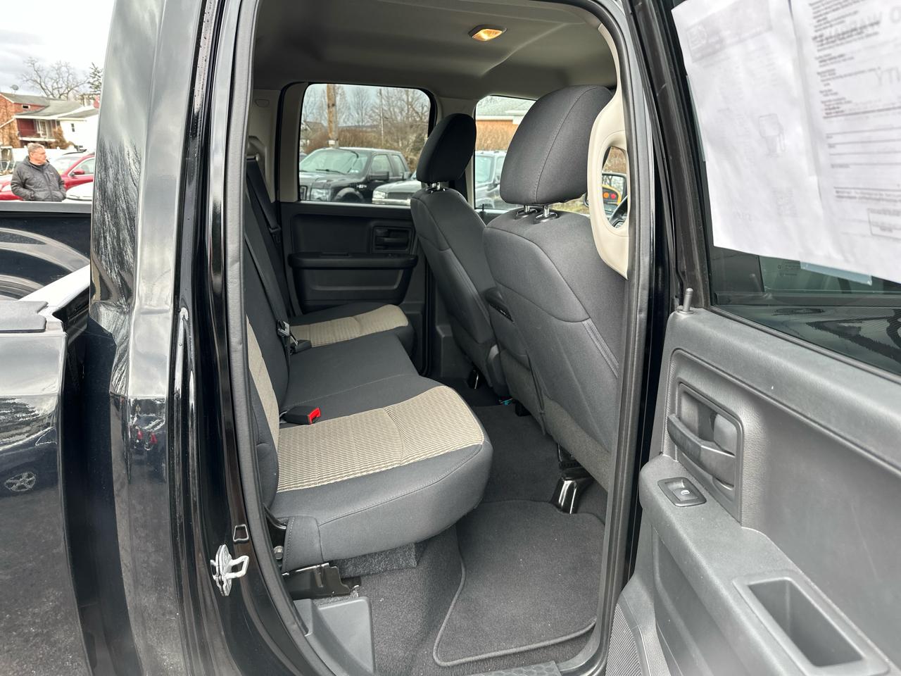 RAM 1500 ST Quad Cab 4WD 2012