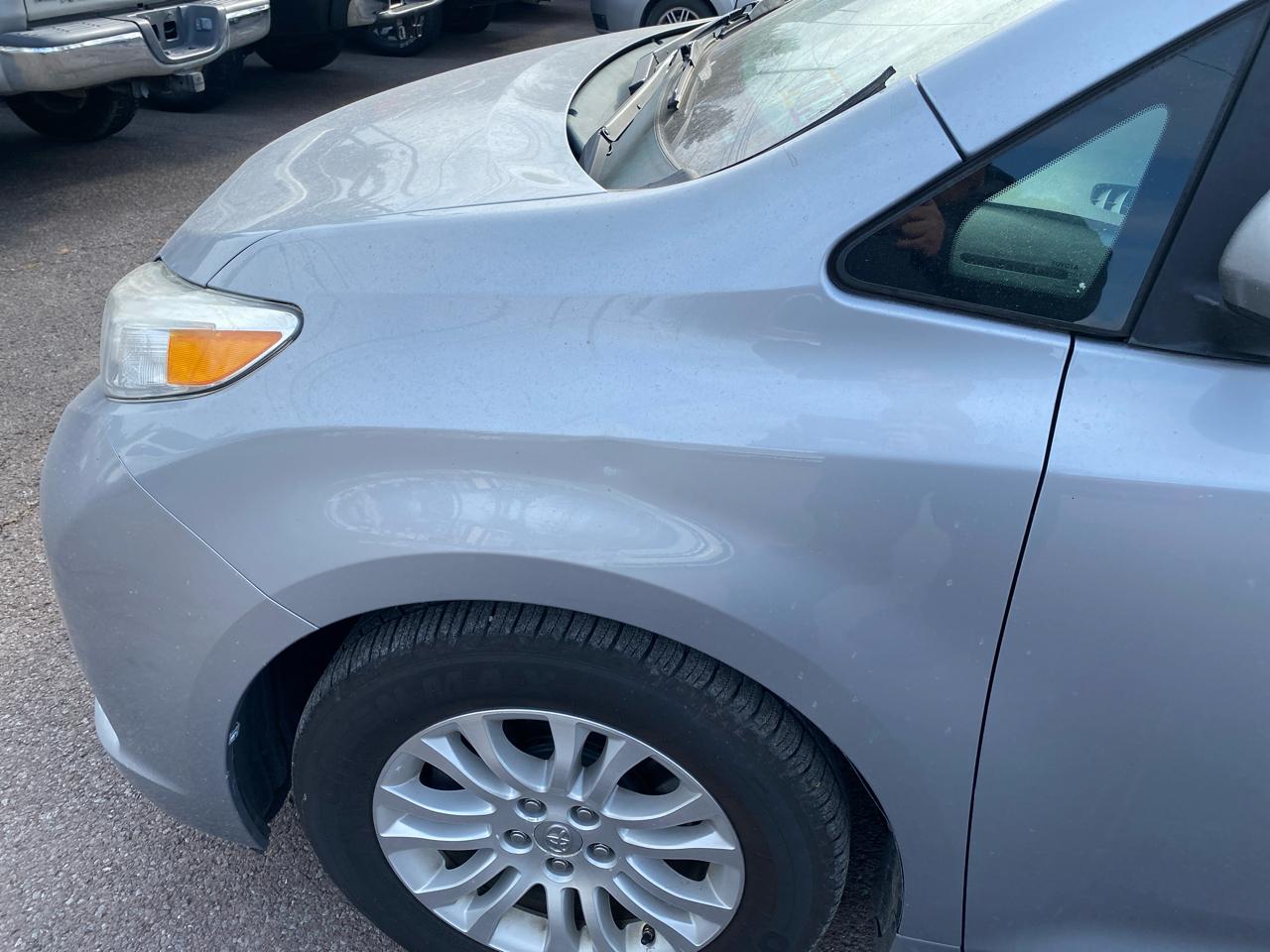 Toyota Sienna XLE FWD 8-Passenger V6 2014