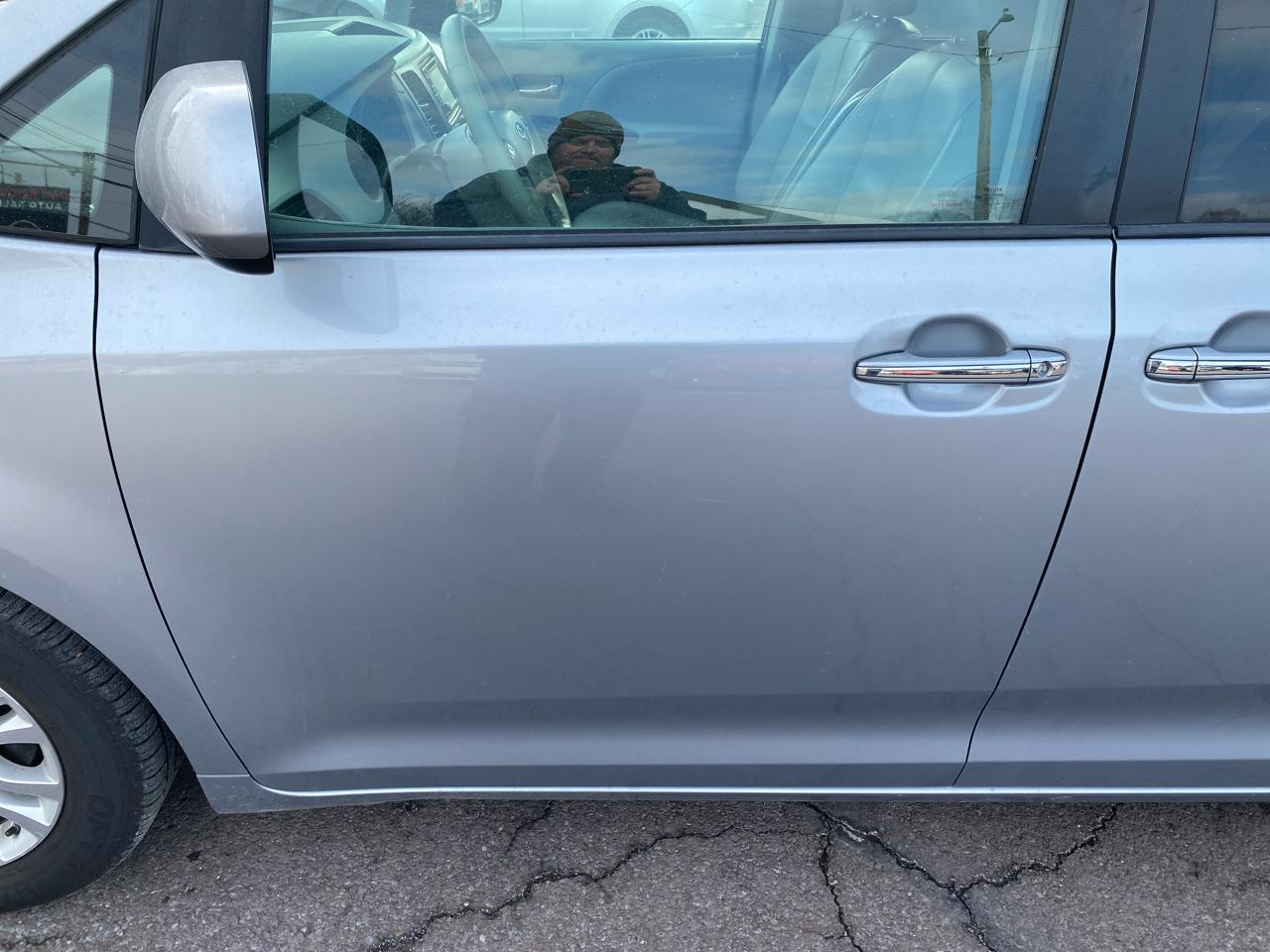 Toyota Sienna XLE FWD 8-Passenger V6 2014