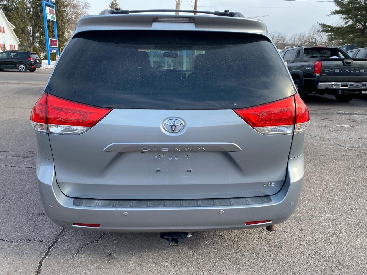 Toyota Sienna XLE FWD 8-Passenger V6 2014