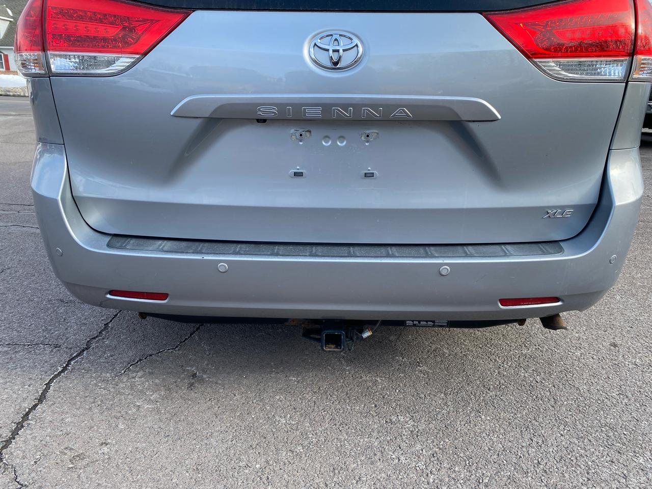 Toyota Sienna XLE FWD 8-Passenger V6 2014