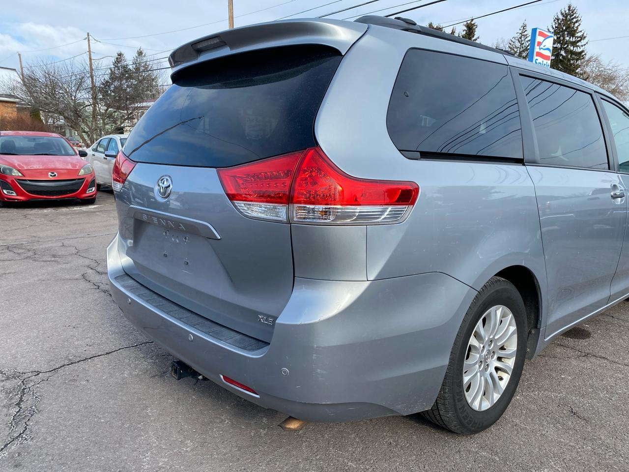 Toyota Sienna XLE FWD 8-Passenger V6 2014