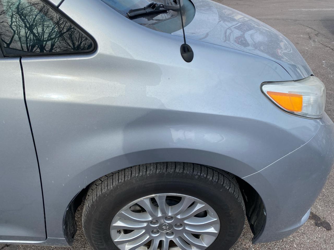 Toyota Sienna XLE FWD 8-Passenger V6 2014