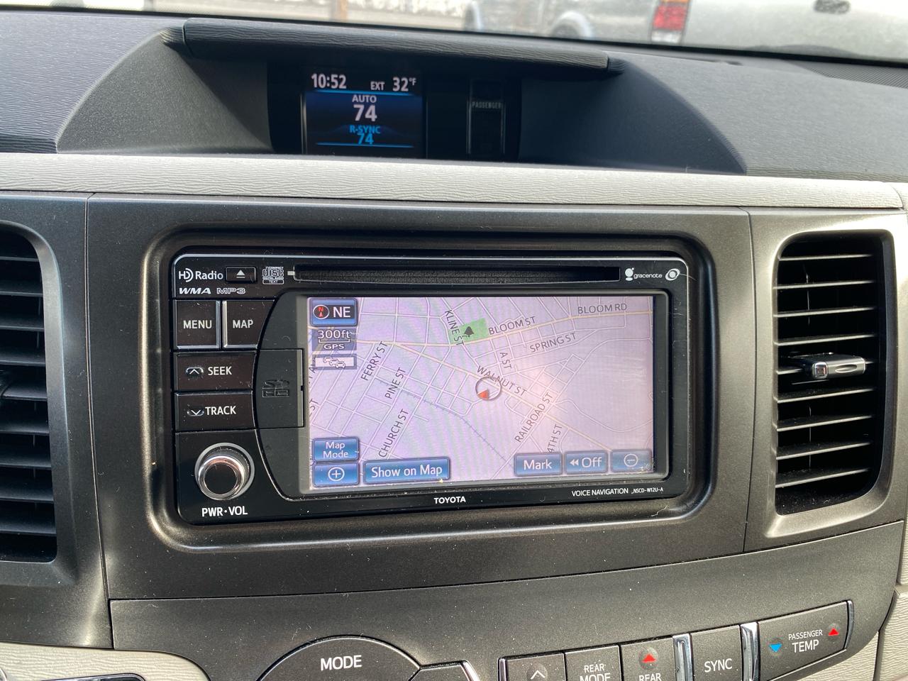 Toyota Sienna XLE FWD 8-Passenger V6 2014