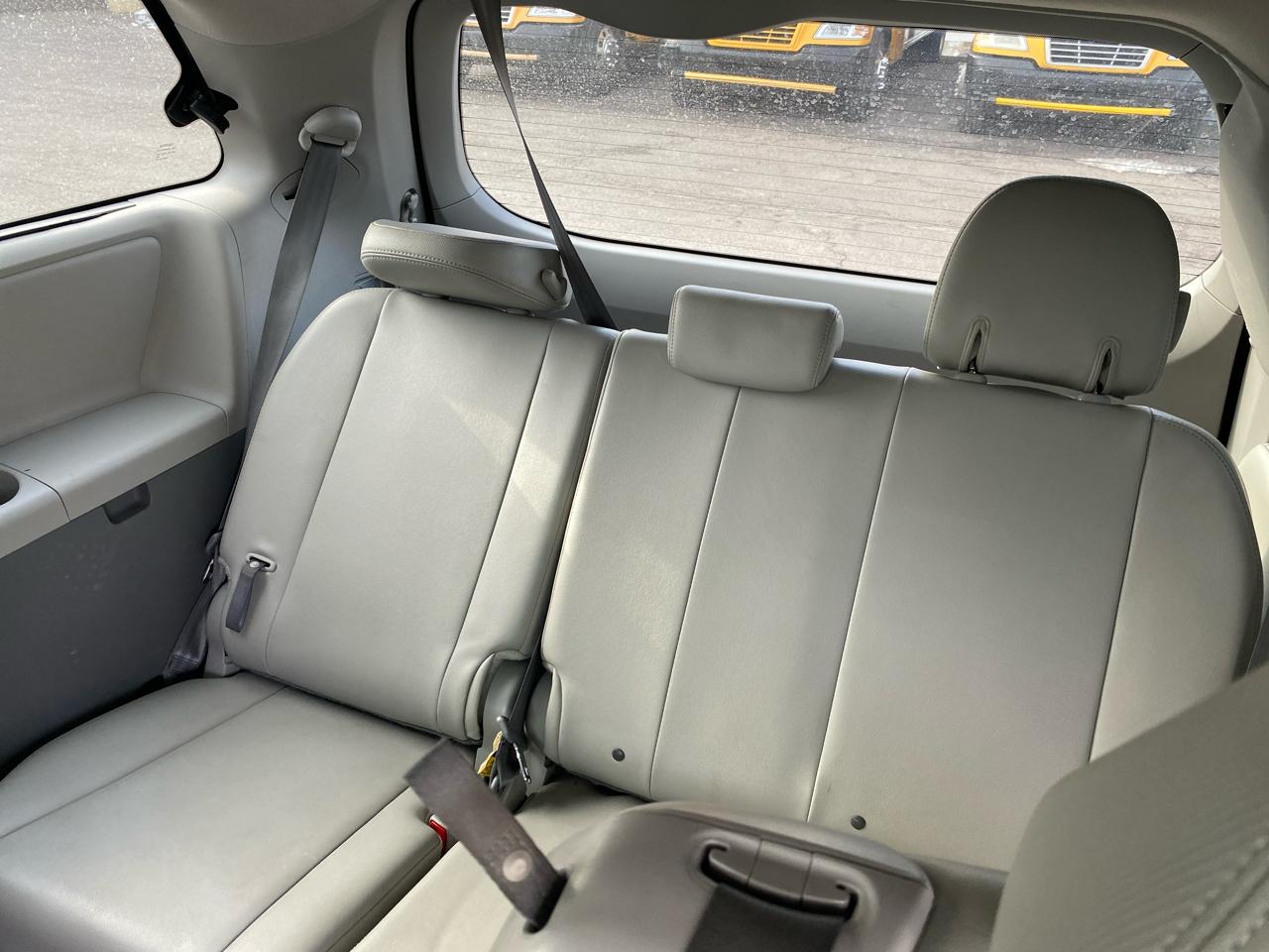 Toyota Sienna XLE FWD 8-Passenger V6 2014