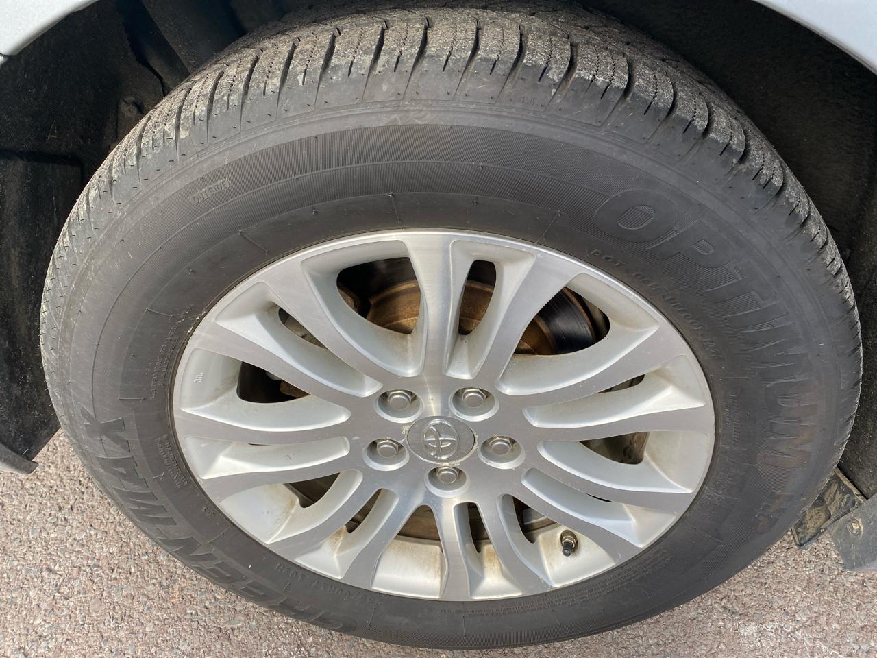 Toyota Sienna XLE FWD 8-Passenger V6 2014