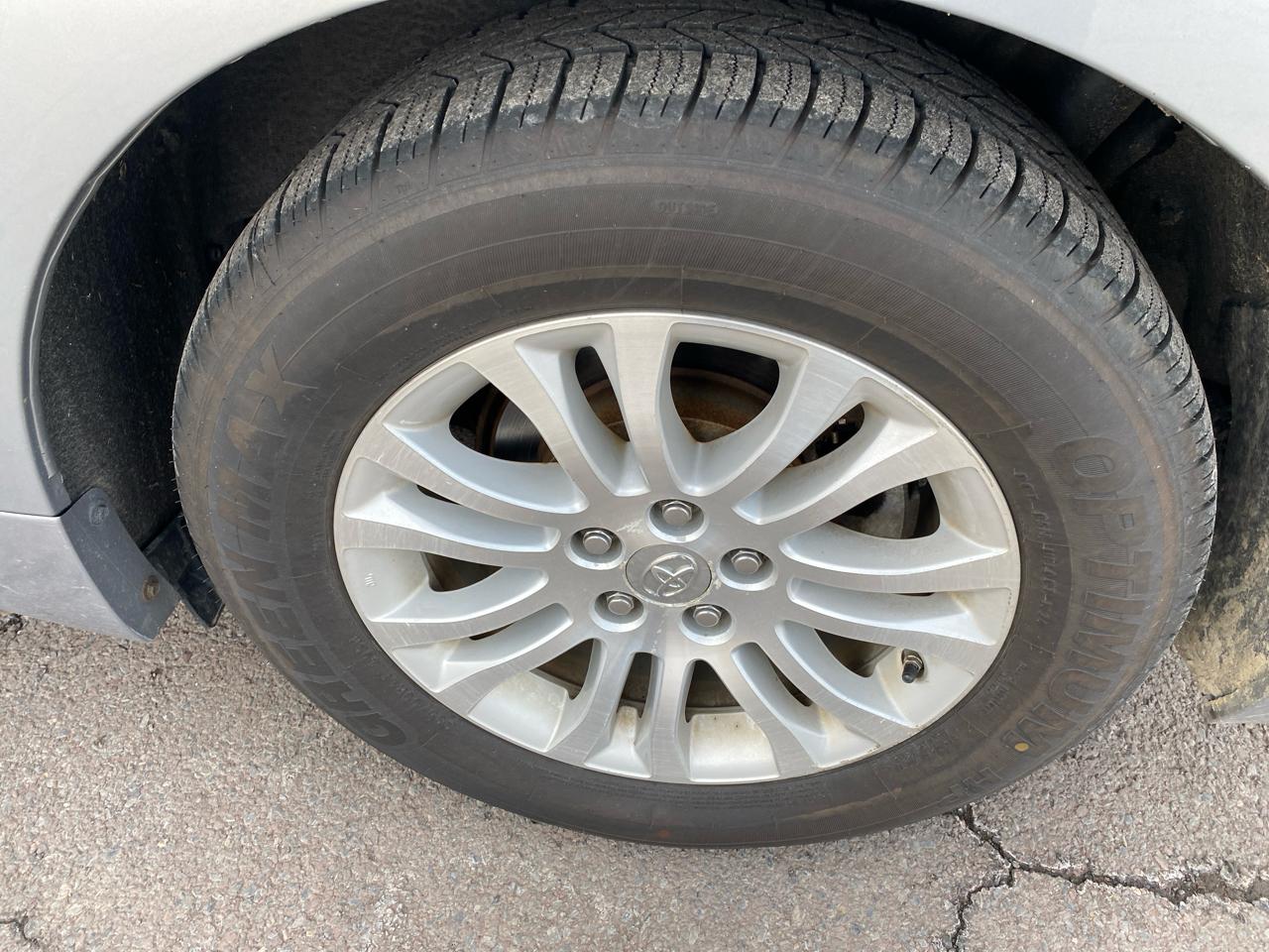 Toyota Sienna XLE FWD 8-Passenger V6 2014