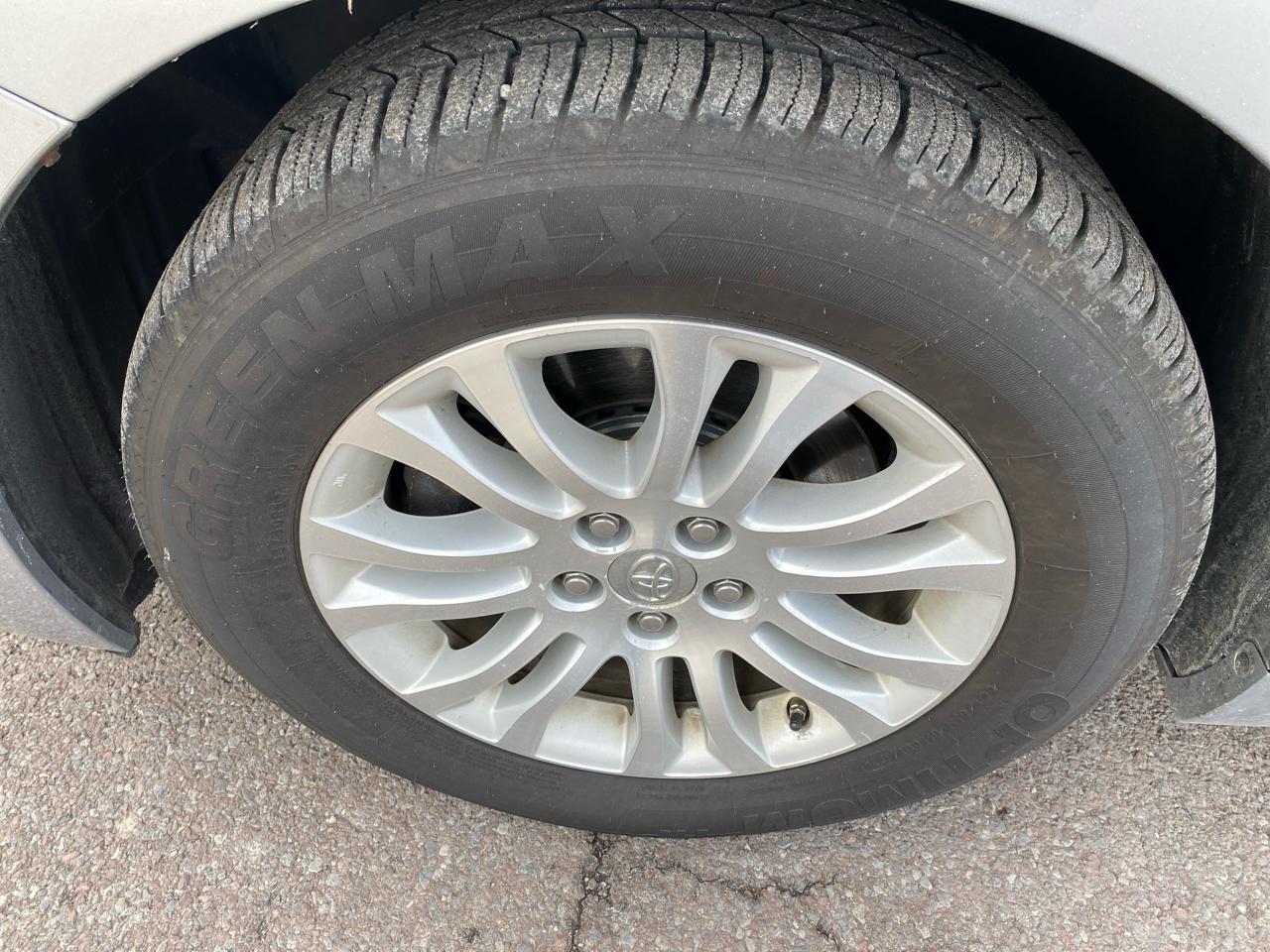 Toyota Sienna XLE FWD 8-Passenger V6 2014