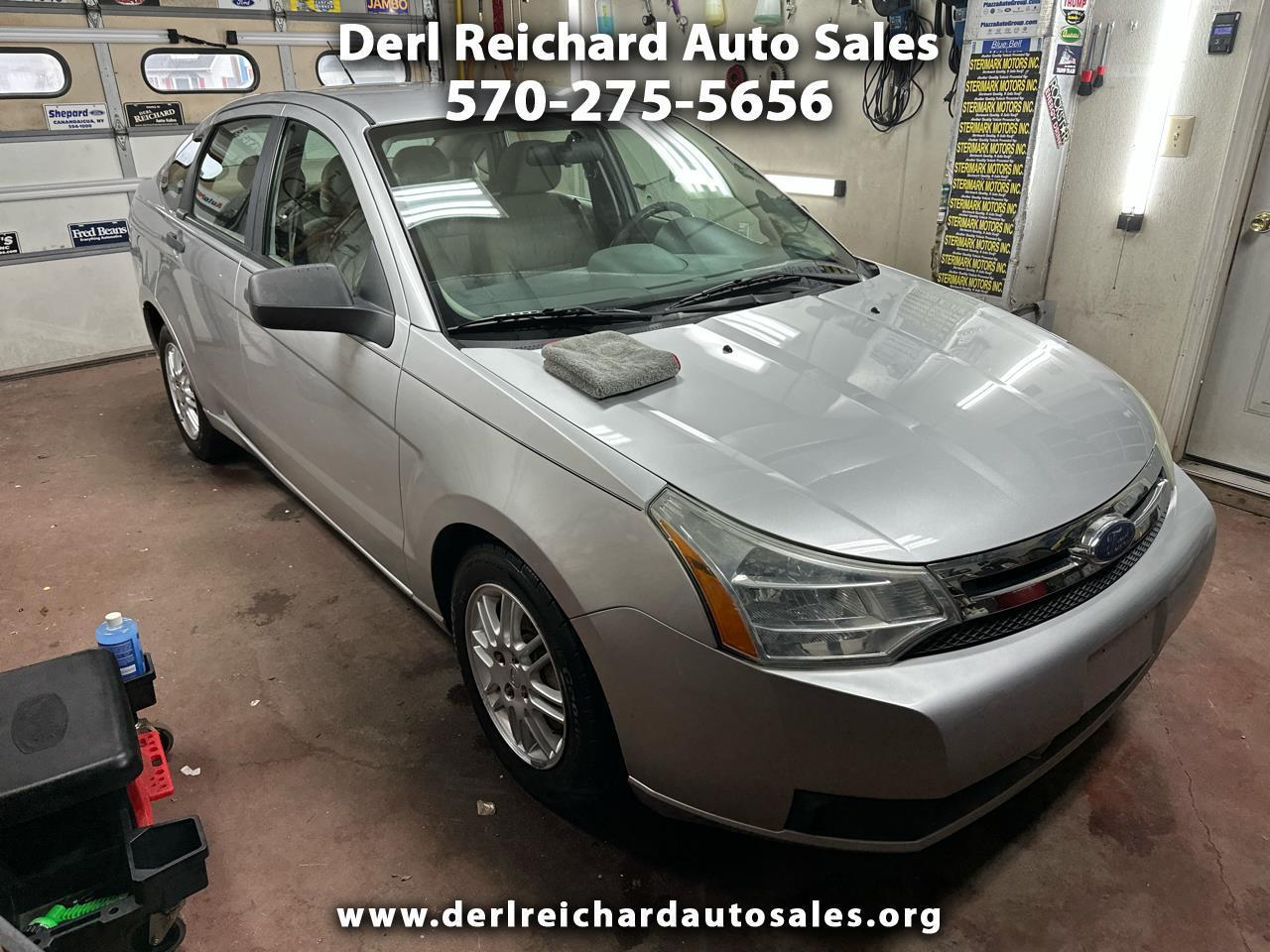 Ford Focus SE Sedan 2010