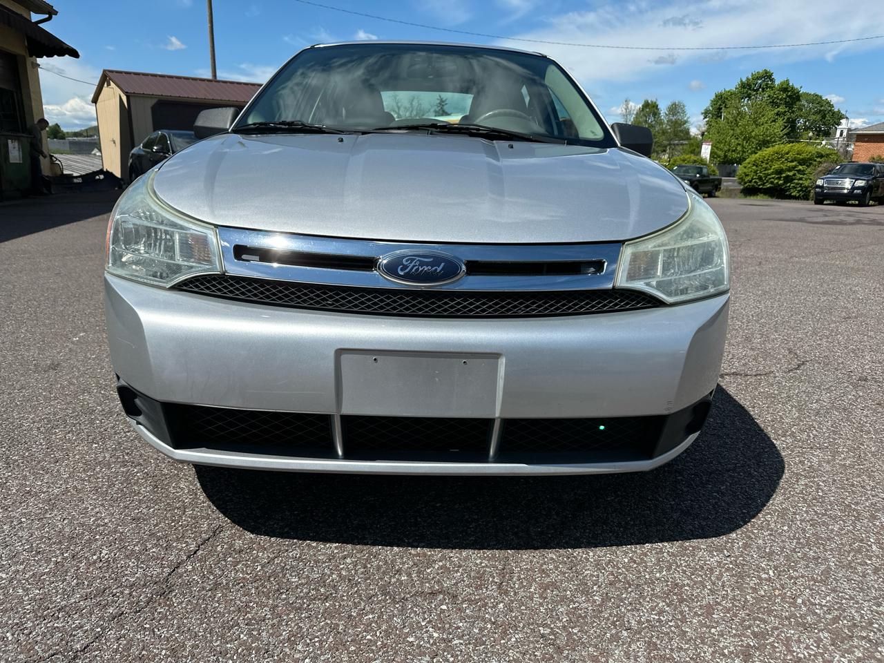 Ford Focus SE Sedan 2010