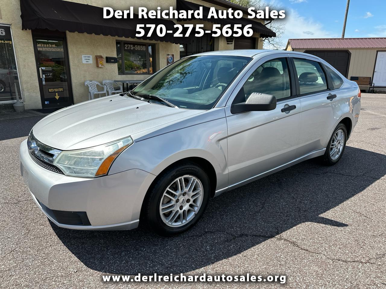 Ford Focus SE Sedan 2010