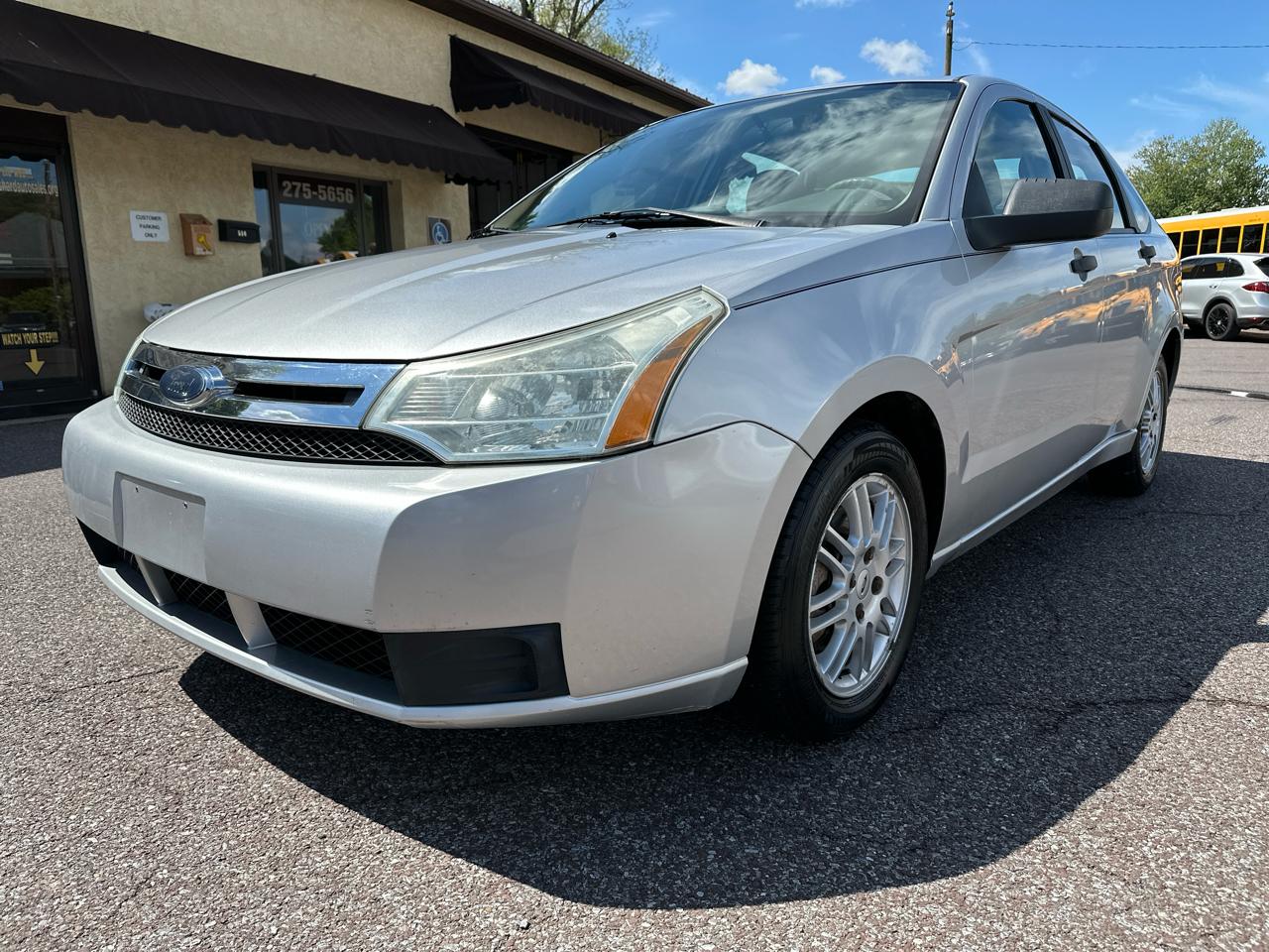 Ford Focus SE Sedan 2010