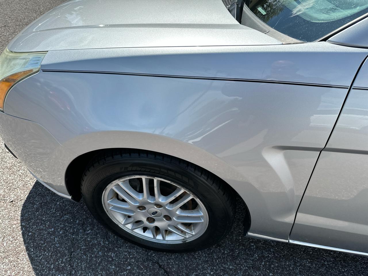 Ford Focus SE Sedan 2010