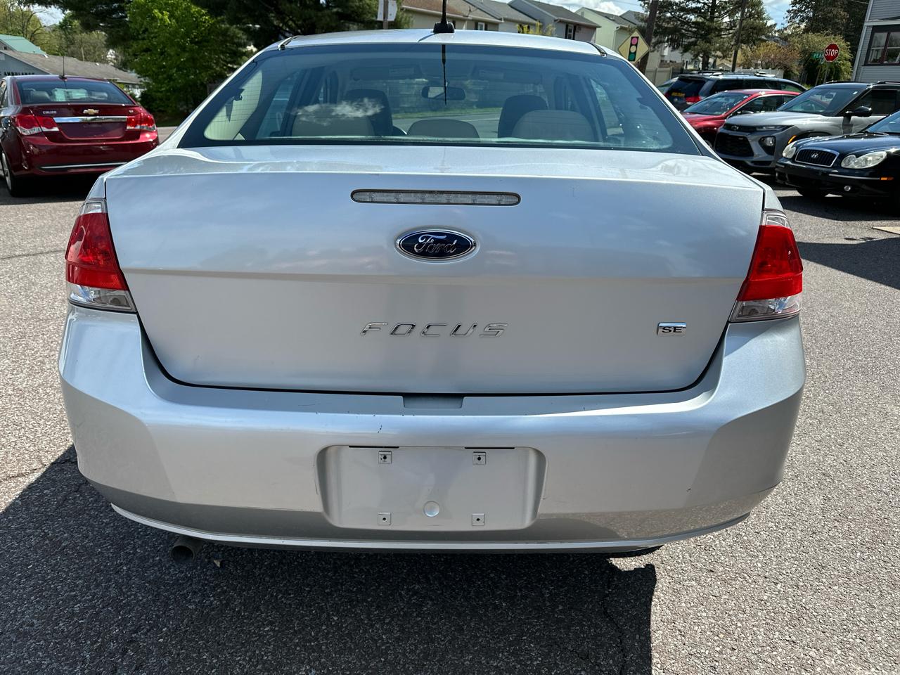 Ford Focus SE Sedan 2010