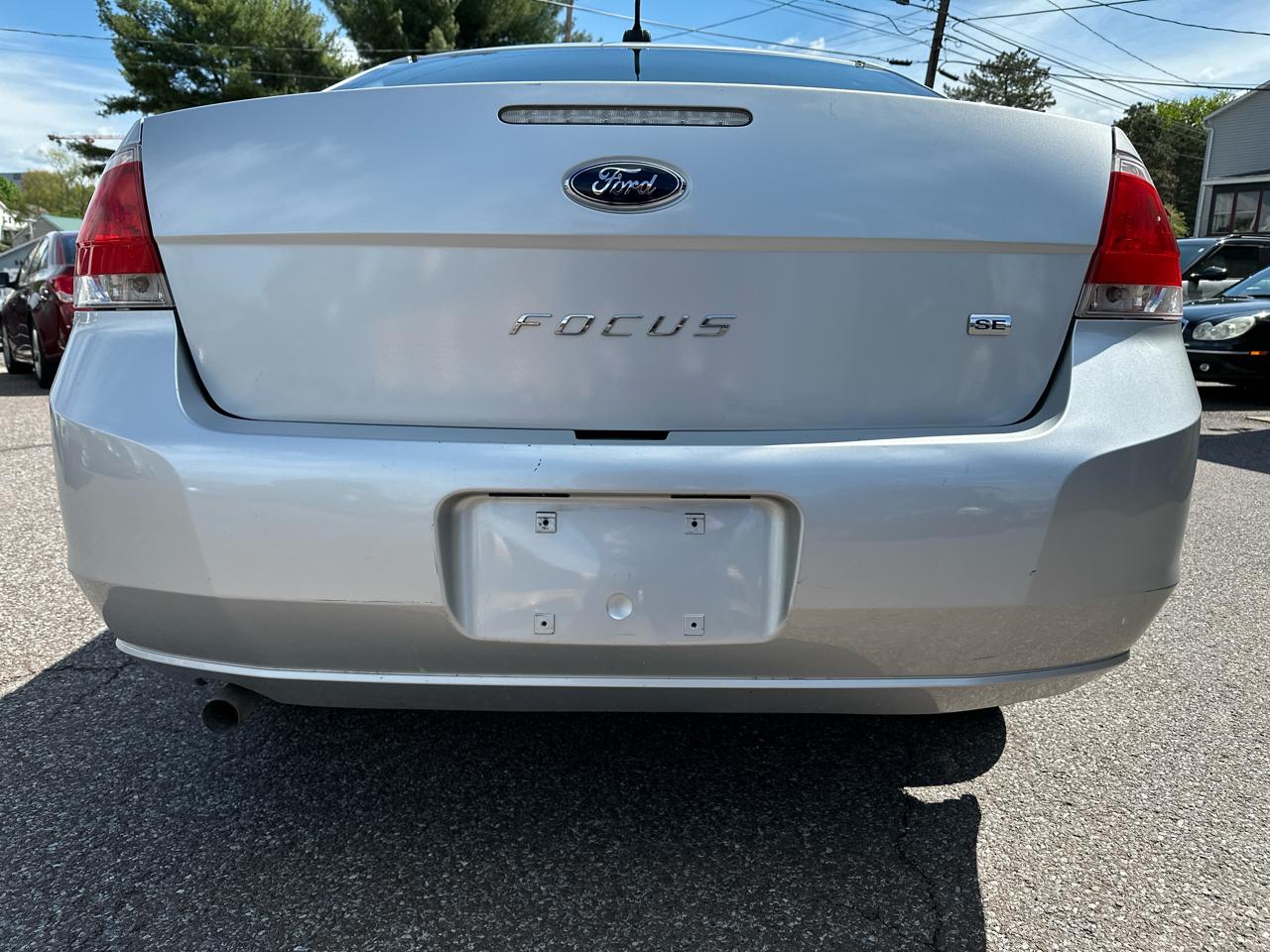 Ford Focus SE Sedan 2010