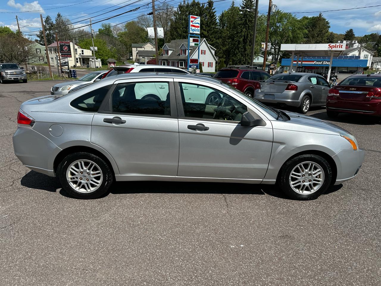 Ford Focus SE Sedan 2010