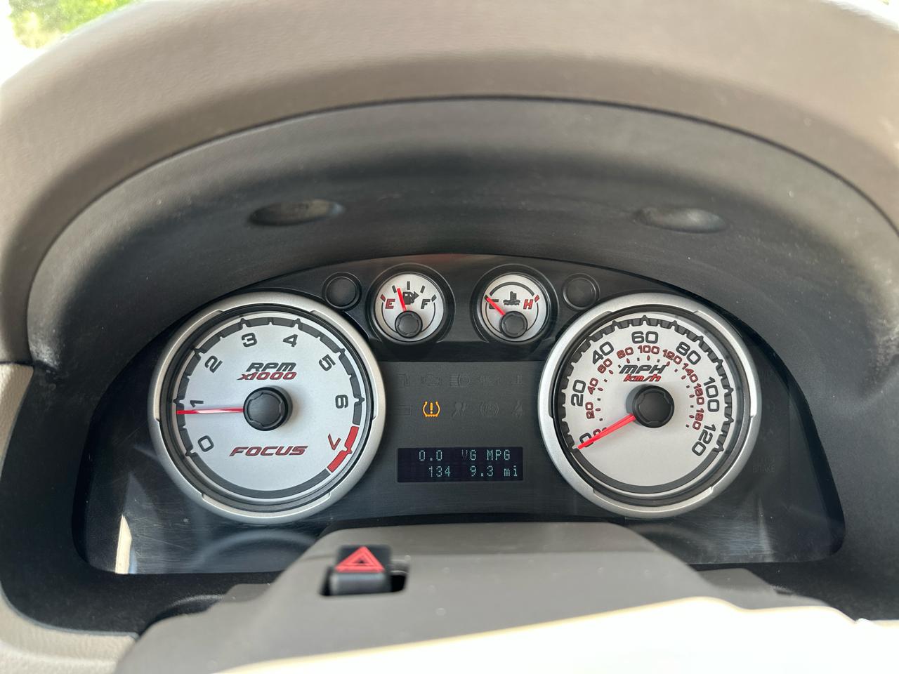 Ford Focus SE Sedan 2010