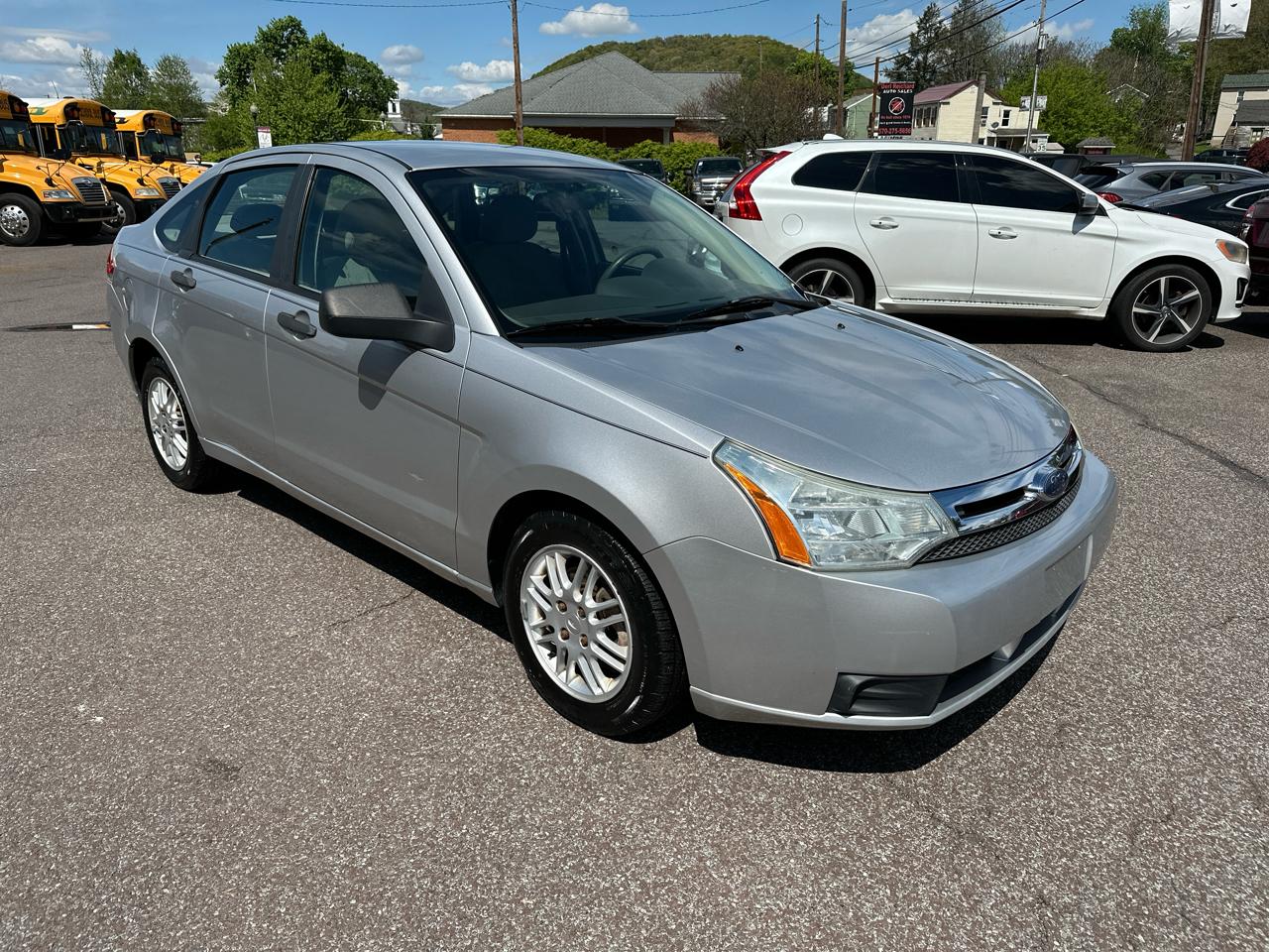 Ford Focus SE Sedan 2010