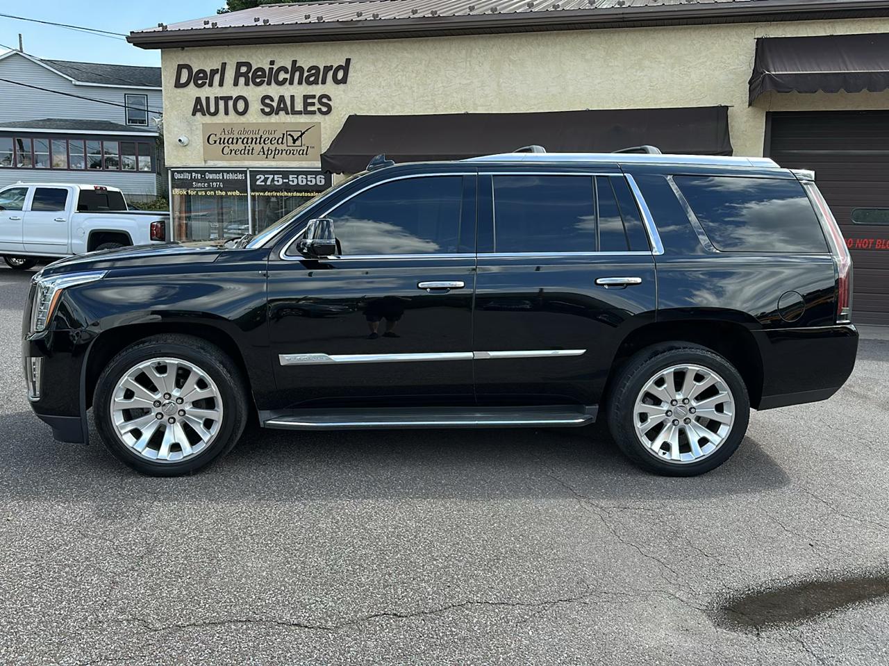 Cadillac Escalade Premium 4WD 2016