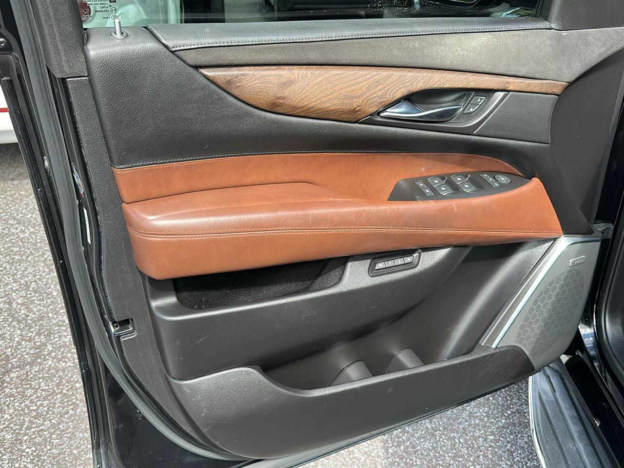 Cadillac Escalade Premium 4WD 2016