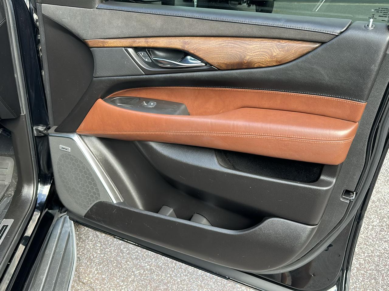 Cadillac Escalade Premium 4WD 2016
