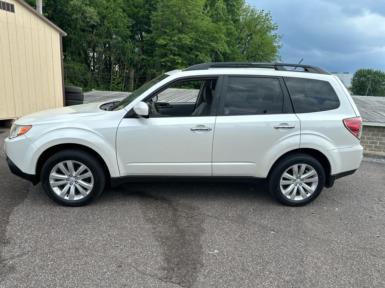 Subaru Forester 2.5X Premium 2013