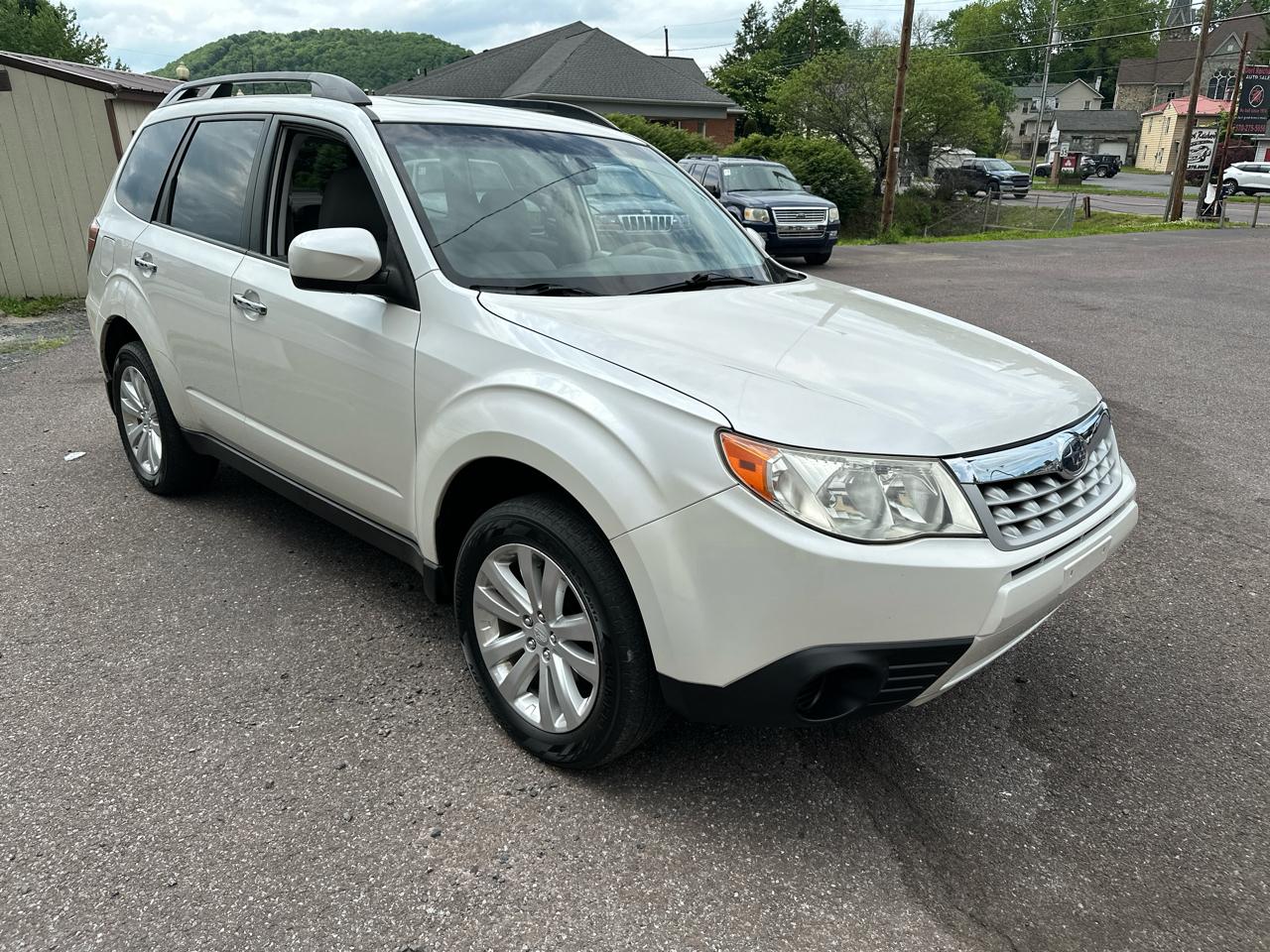Subaru Forester 2.5X Premium 2013