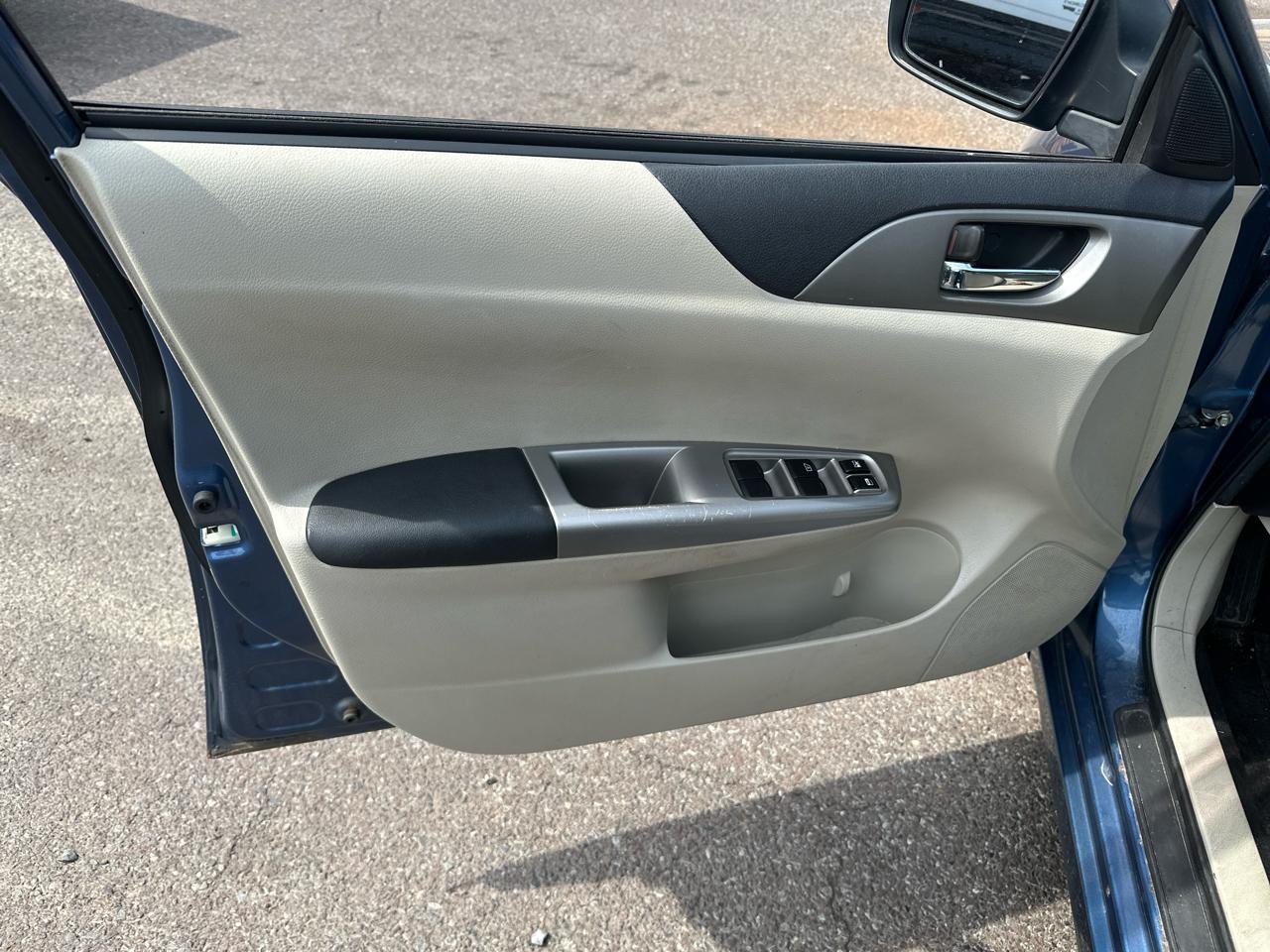 Subaru Impreza 2.5i Premium 4-Door 2010