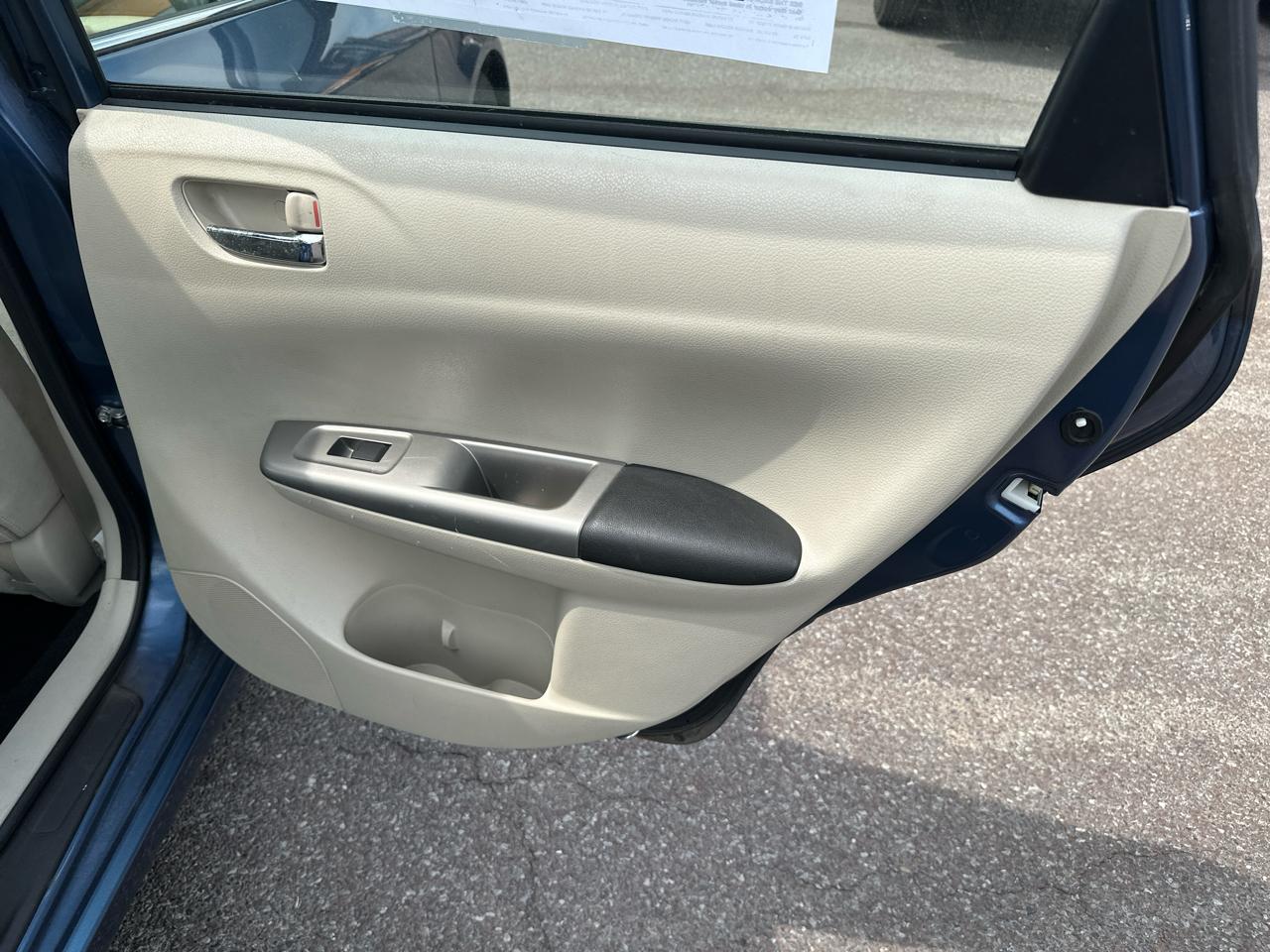 Subaru Impreza 2.5i Premium 4-Door 2010
