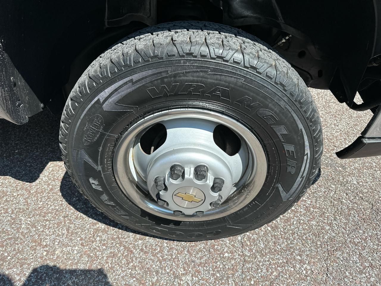 Chevrolet Silverado 3500 Work Truck Ext. Cab 4WD 2004