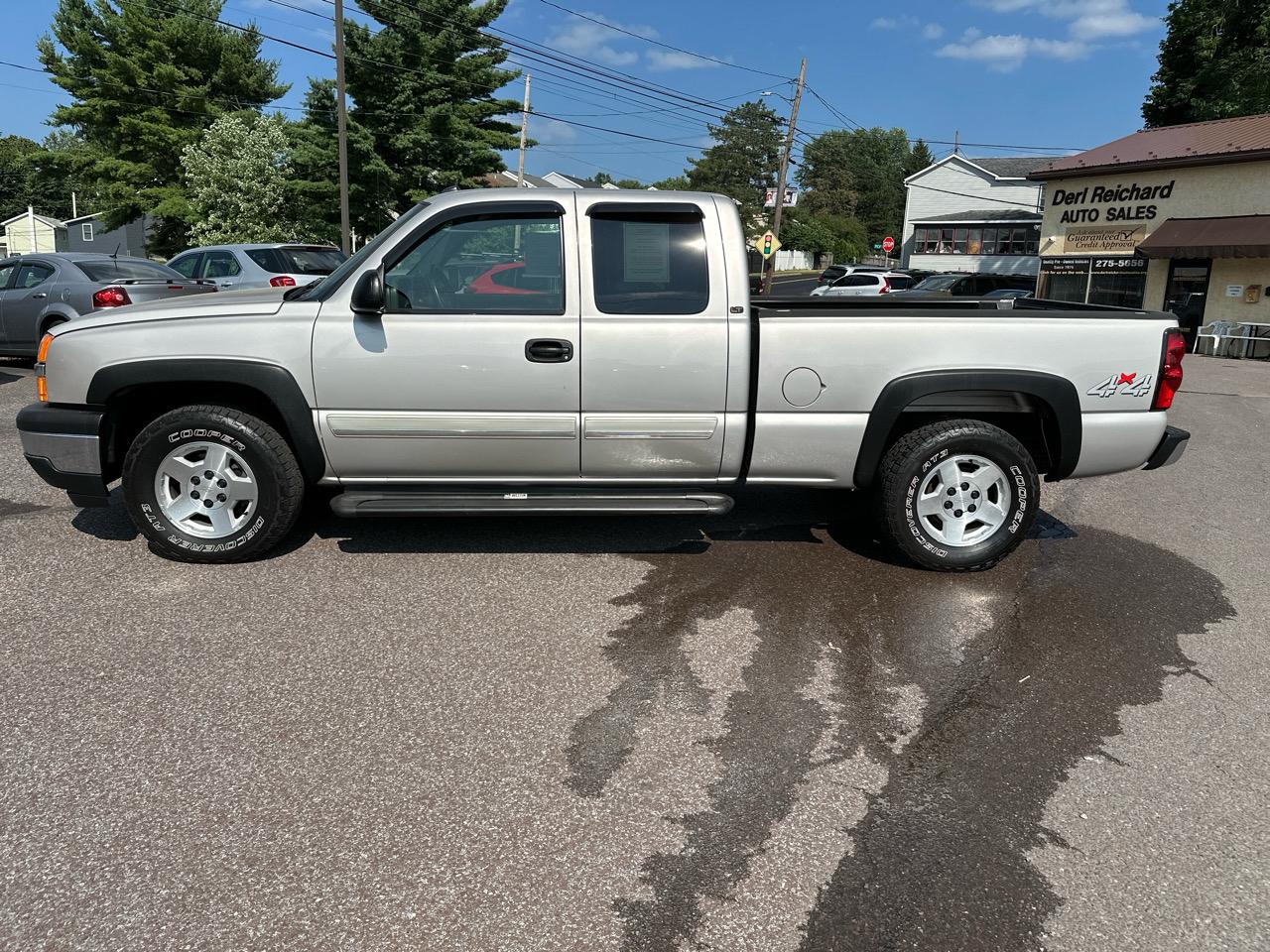 Chevrolet Silverado 1500 4WD Ext Cab 143.5" LT 2005