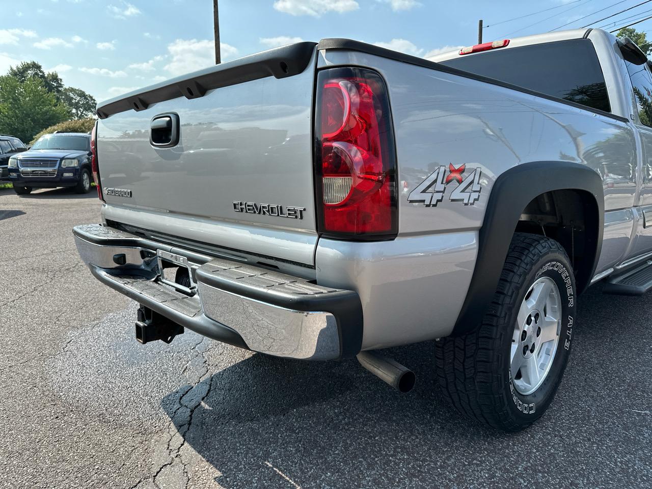 Chevrolet Silverado 1500 4WD Ext Cab 143.5" LT 2005