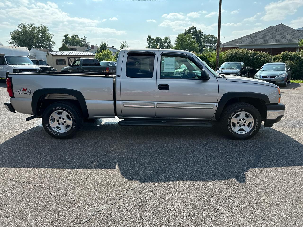 Chevrolet Silverado 1500 4WD Ext Cab 143.5" LT 2005