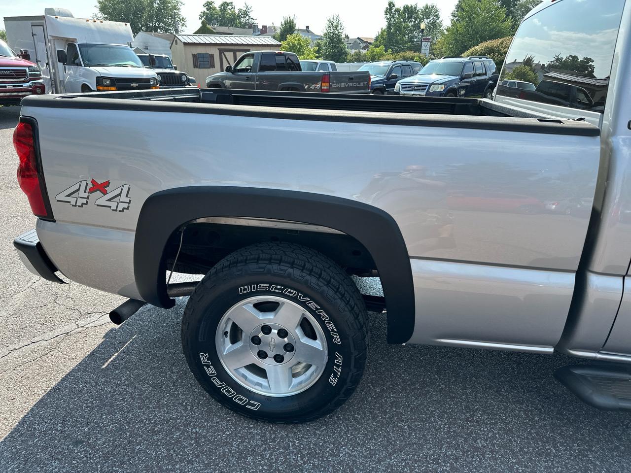 Chevrolet Silverado 1500 4WD Ext Cab 143.5" LT 2005