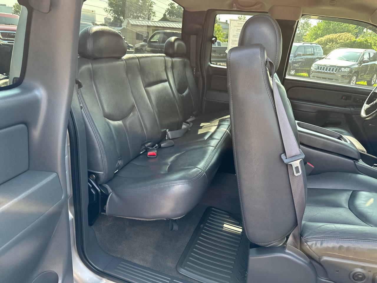 Chevrolet Silverado 1500 1LT Crew Cab 4WD 2005
