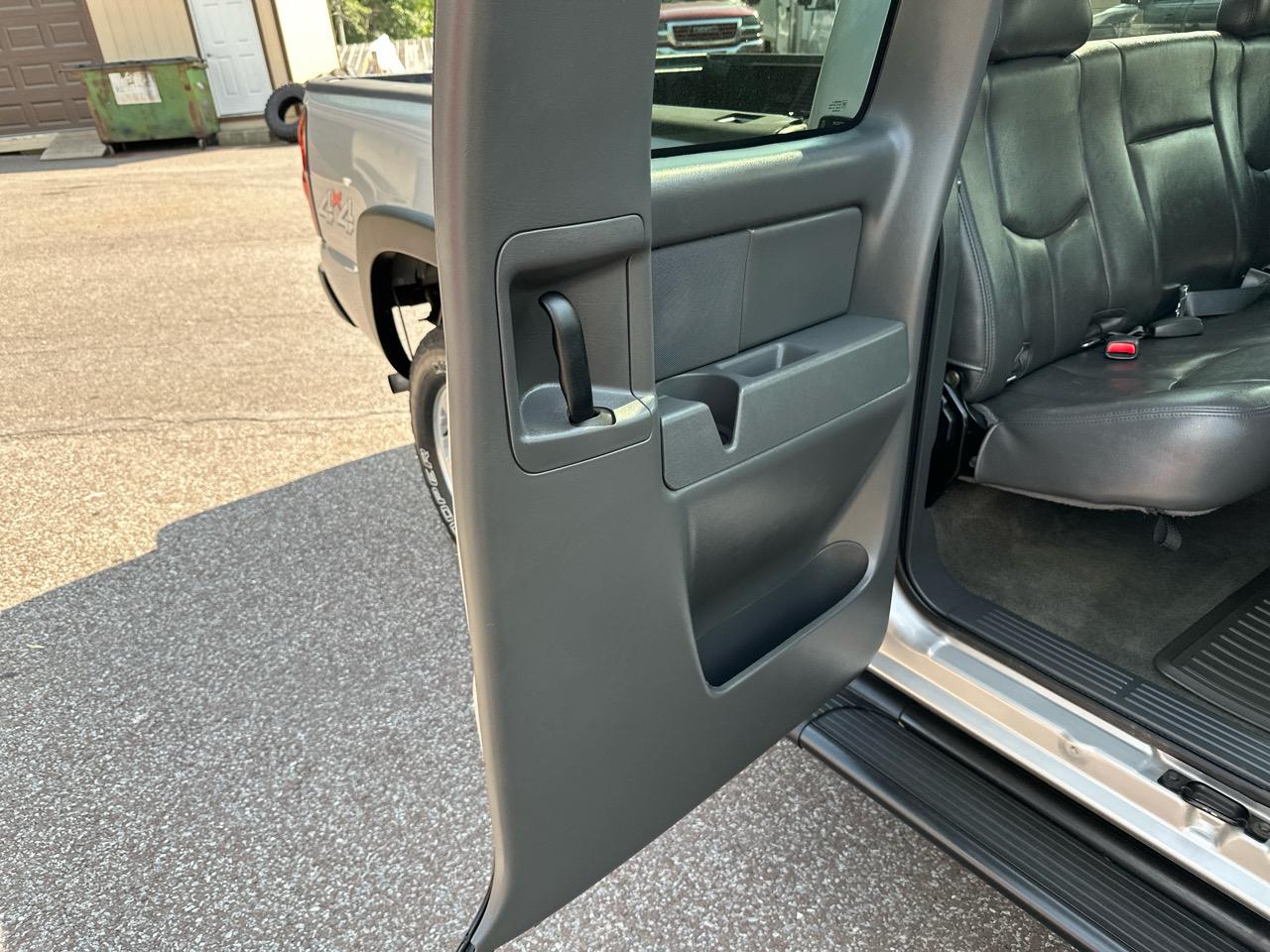 Chevrolet Silverado 1500 1LT Crew Cab 4WD 2005