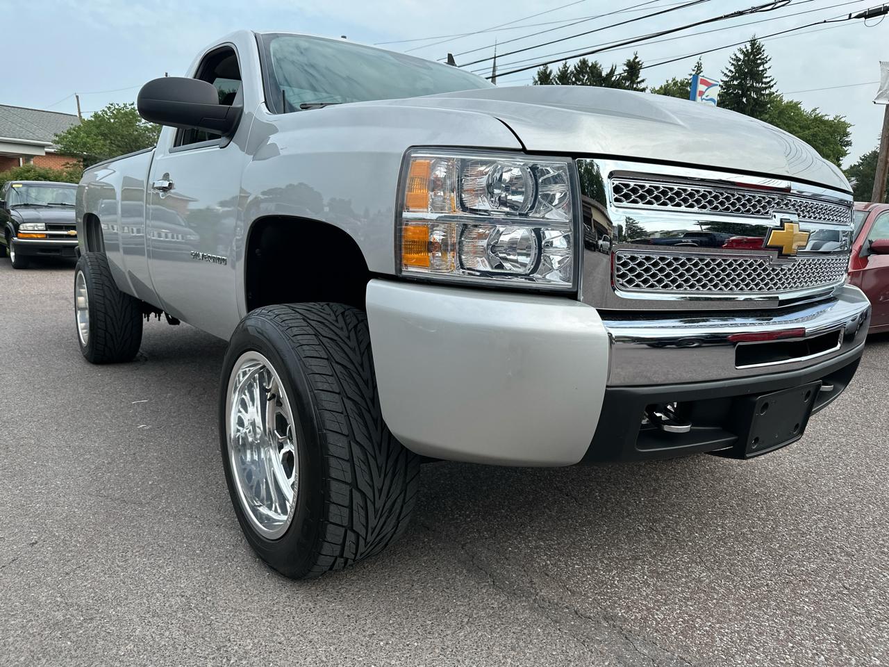Chevrolet Silverado 1500 1LT Regular Cab 4WD 2011