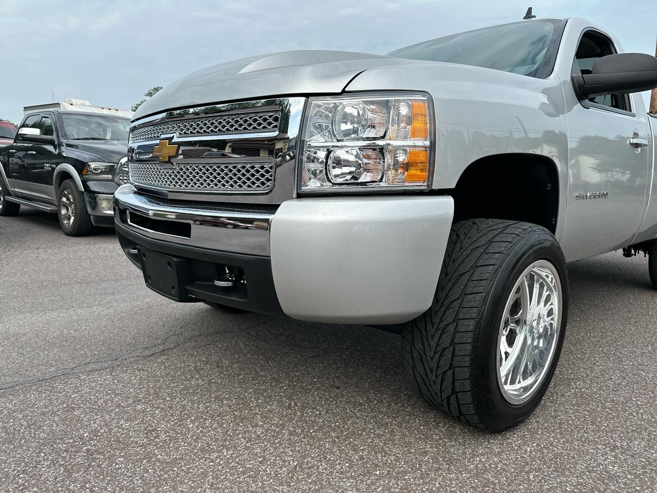Chevrolet Silverado 1500 1LT Regular Cab 4WD 2011